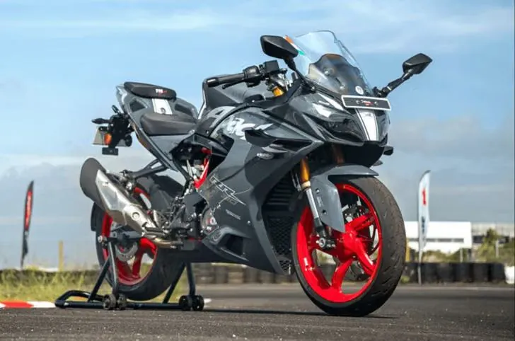 Reverse-inclined DOHC Engine